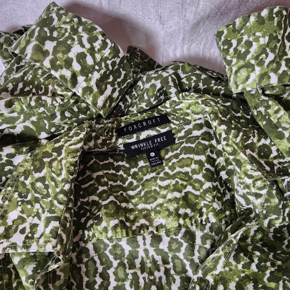 Nearly New Foxcroft size 14 petite Green and White Cotton Animal Print Blouse - Picture 8 of 16